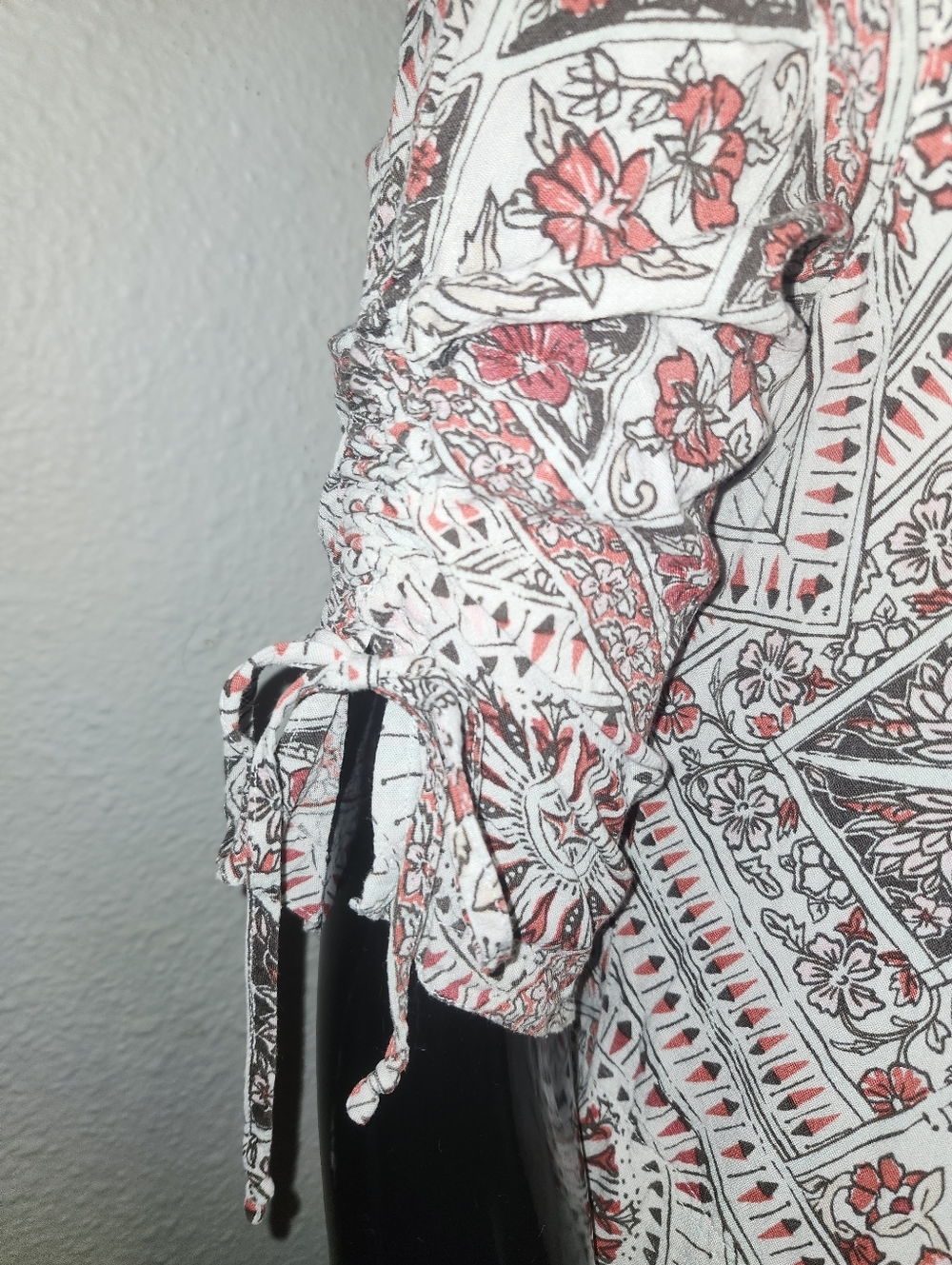 John Mark Geometric Print Blouse Size Small - Picture 7 of 11